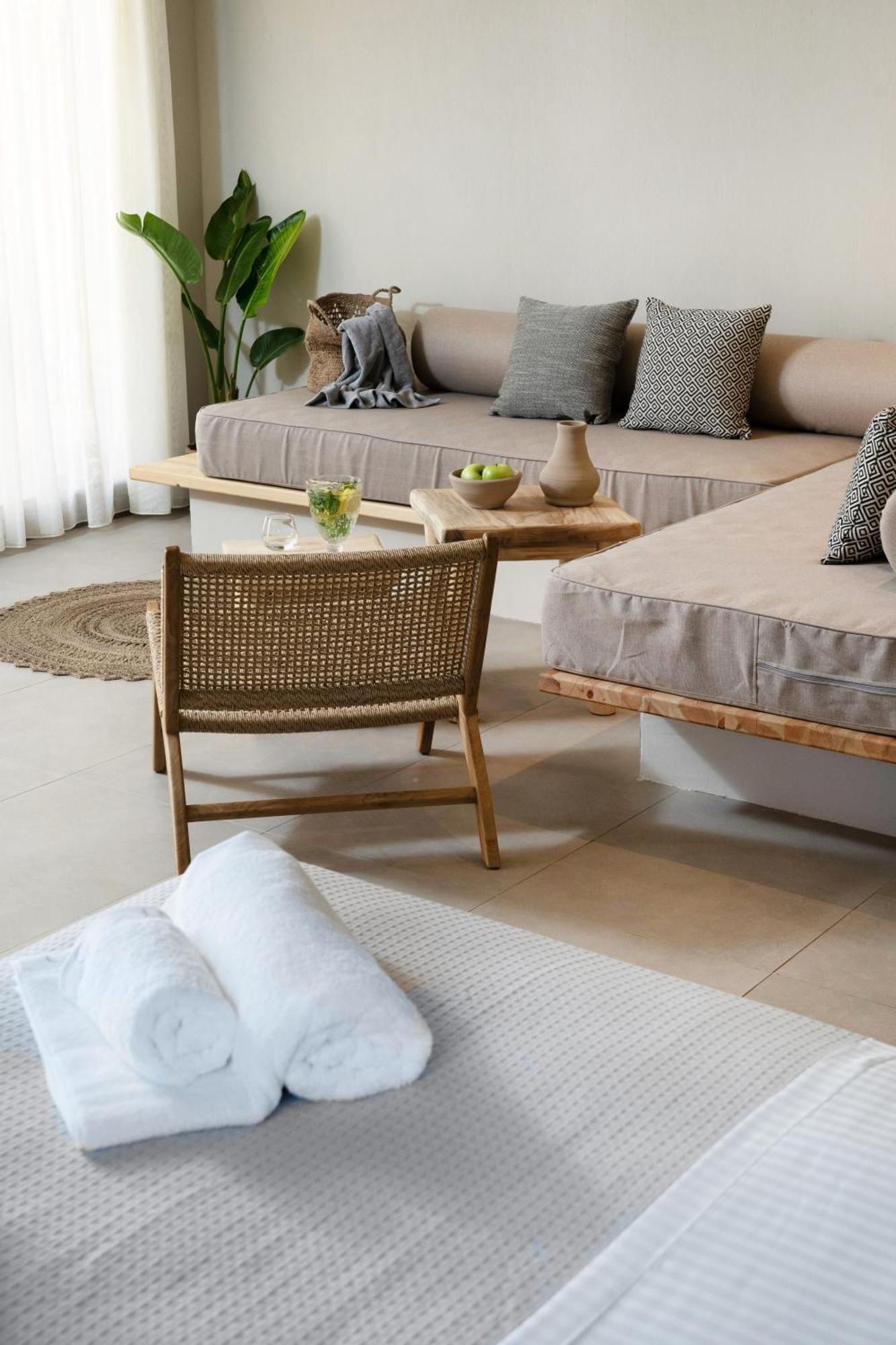 Amo Golden Suites Chrysi Ammoudia Extérieur photo